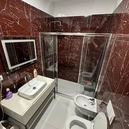 Orestiada Luxury 地拉那